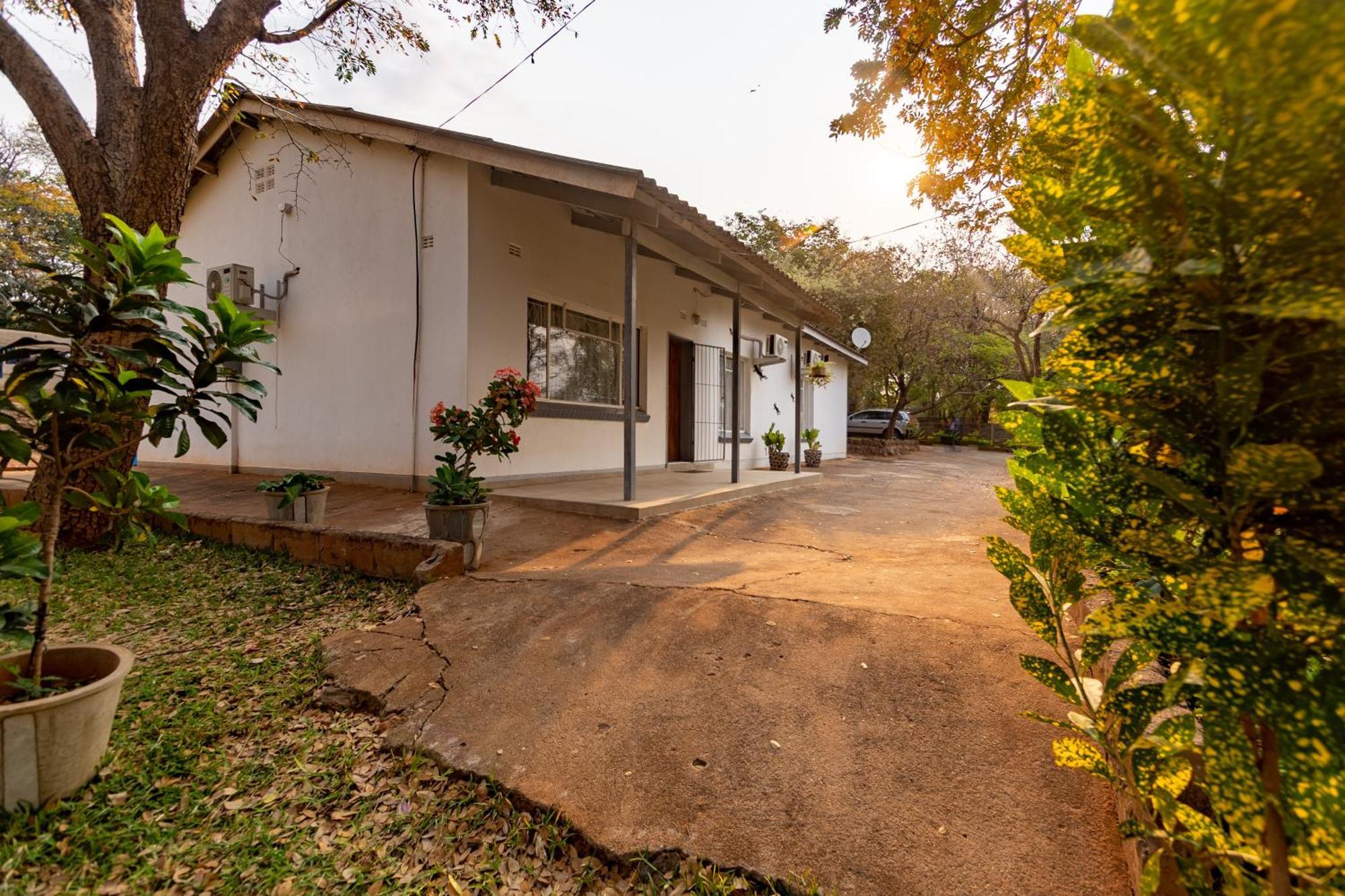 Wood Road Guest Lodge Victoria Falls Luaran gambar