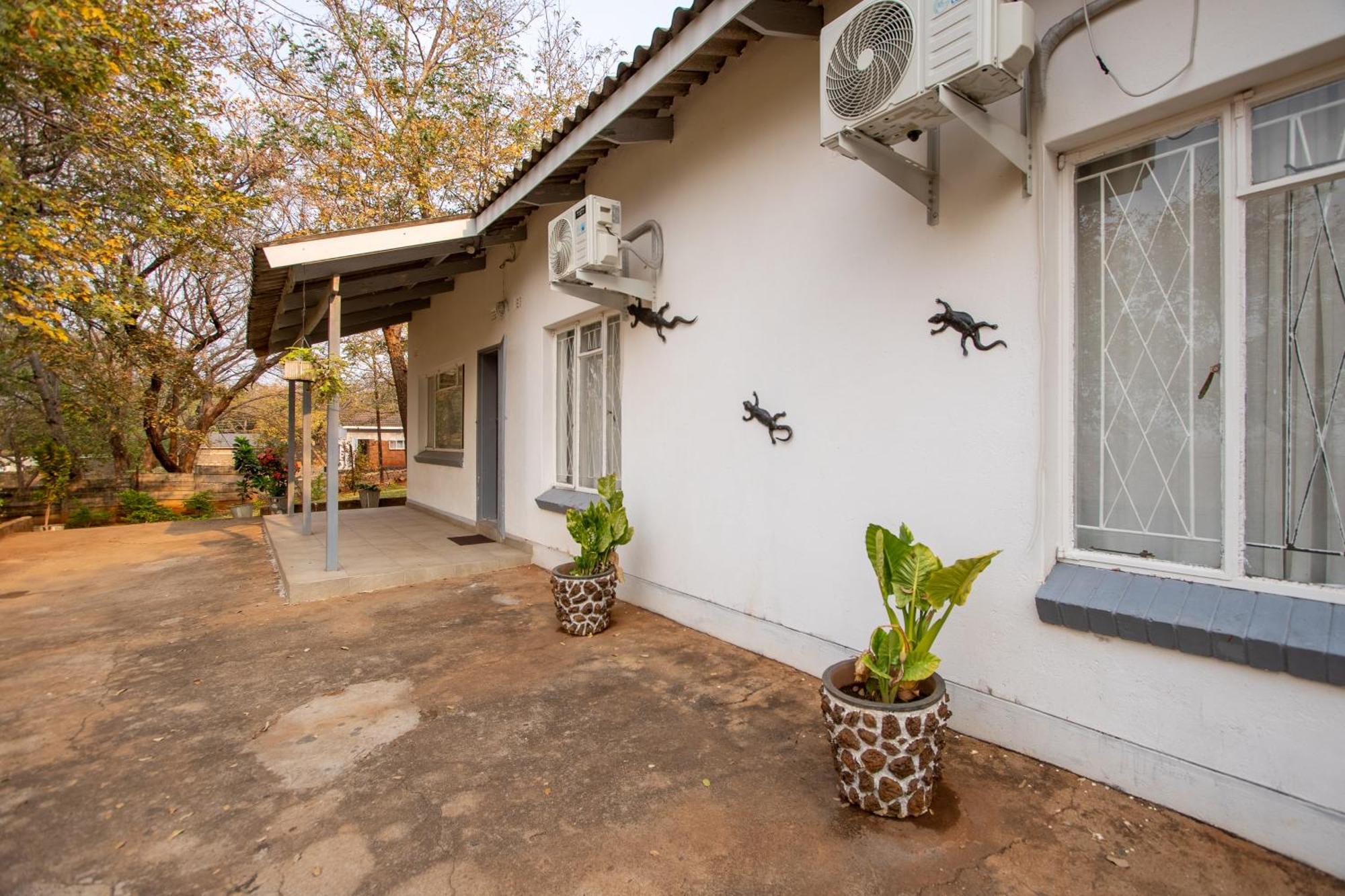 Wood Road Guest Lodge Victoria Falls Luaran gambar