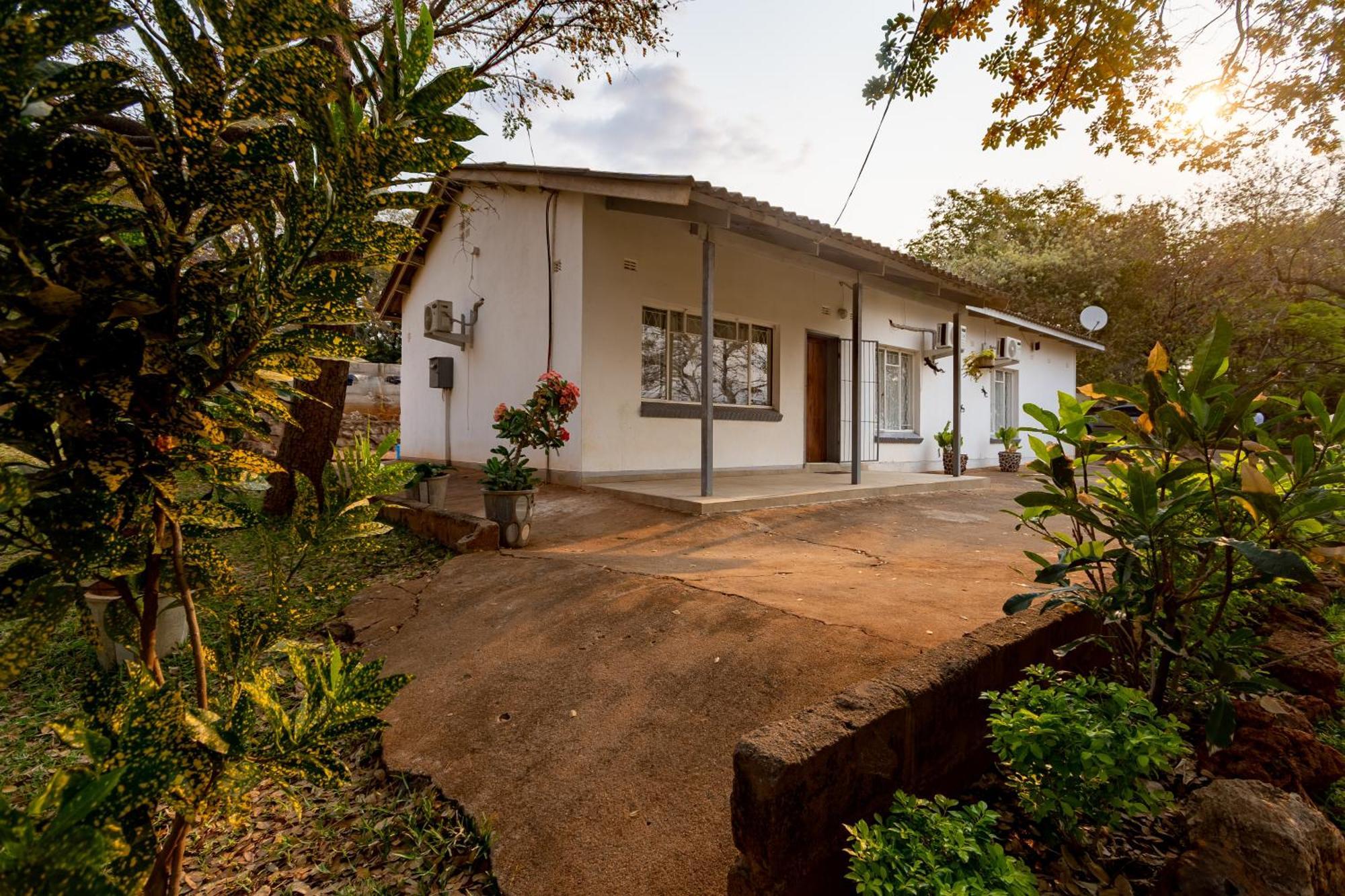 Wood Road Guest Lodge Victoria Falls Luaran gambar