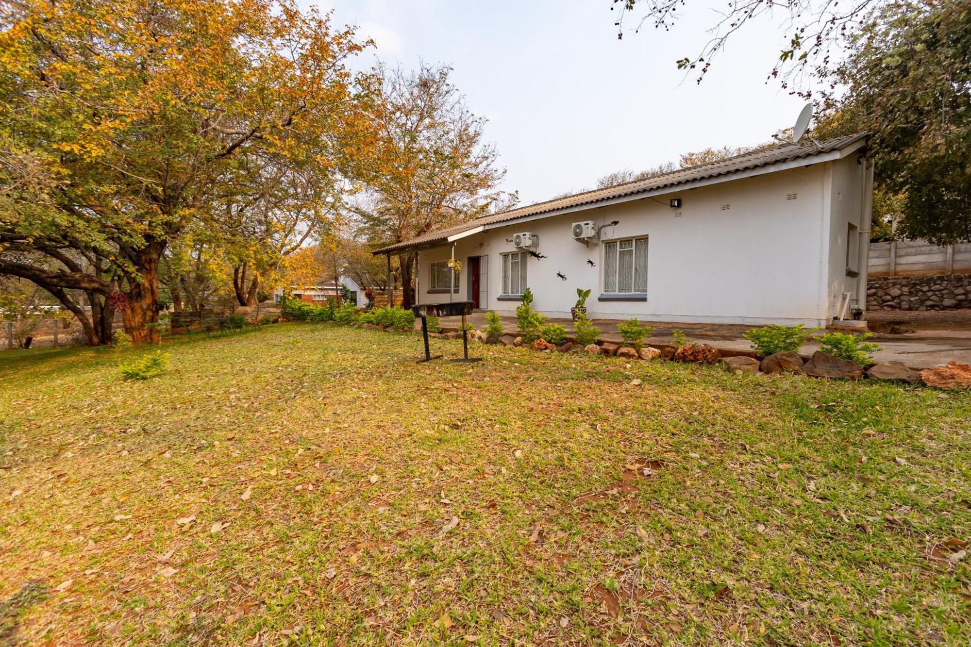 Wood Road Guest Lodge Victoria Falls Luaran gambar